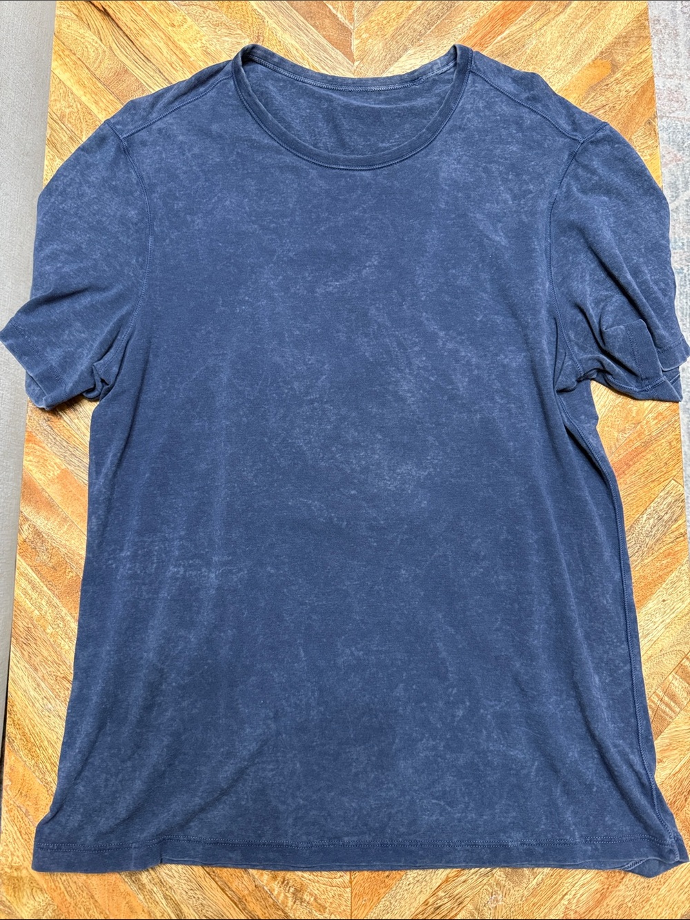 lululemon athletica Men's Washed Navy Crew Tee Size L